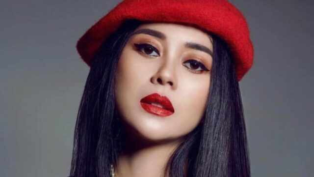 No início, Aura Kasih foi acusada de ser amante de Ridwan Kamil, e acabou sendo processada por divórcio por Atalia Praratya
