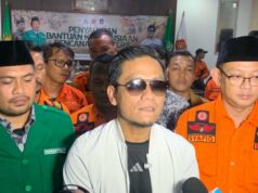 No meio da polêmica sobre o status de desastre, Gus Miftah Gercep envia ajuda para Sumatra No meio da polêmica sobre o status de desastre, Gus Miftah Gercep envia ajuda para Sumatra