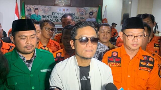 No meio da polêmica sobre o status de desastre, Gus Miftah Gercep envia ajuda para Sumatra
