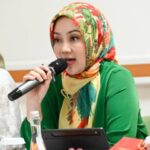 No meio dos julgamentos domésticos, Atalia Praratya sofre