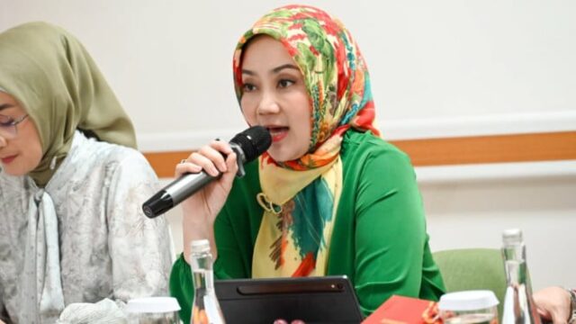 No meio dos julgamentos domésticos, Atalia Praratya sofre
