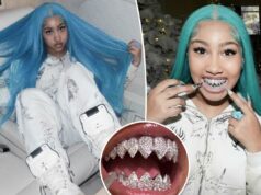 North West mostra suas ‘grelhas de tubarão’ incrustadas de diamantes e unhas afiadas no novo Instagram North West mostra suas 'grelhas de tubarão' incrustadas de diamantes e unhas afiadas no novo Instagram