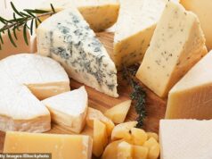 Notícias brilhantes! Comer queijo com alto teor de gordura reduz o risco de demência, sugere estudo Pesquisadores suecos, que monitoraram a saúde e os hábitos alimentares de mais de 27 mil adultos de meia-idade, disseram que aqueles que comiam regularmente queijo ou creme com alto teor de gordura tiveram melhores resultados em testes cognitivos.