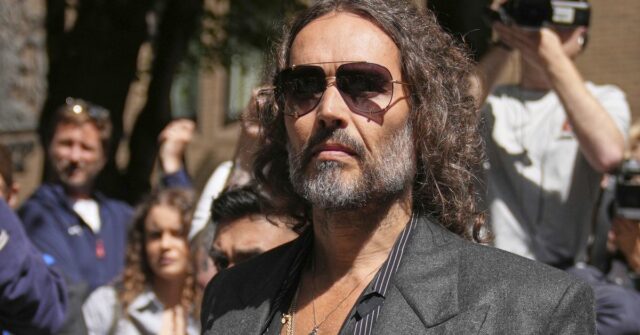 Novas acusações contra o comediante Russell Brand no Reino Unido
