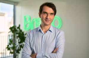 Novo unicórnio Brevo levanta US$ 583 milhões para desafiar gigantes de CRM Brevo CEO Armand Thiberge