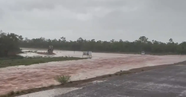 O pior das chuvas deve ocorrer nos próximos dois dias, de acordo com o Bureau of Meteorology.