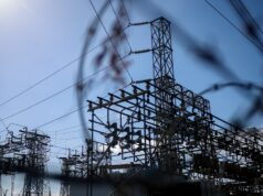 O Estado controla os lucros da PG&E e de outras empresas de serviços públicos, à medida que o debate sobre o projeto de lei avança O Estado controla os lucros da PG&E e de outras empresas de serviços públicos, à medida que o debate sobre o projeto de lei avança