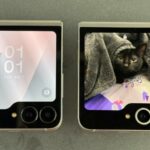 Imagem lado a lado do Samsung Galaxy Z Flip 7 e do Z Flip 7 FE