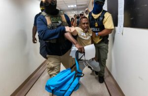 O ICE prendeu quase 75 mil pessoas sem antecedentes criminais durante os primeiros nove meses da presidência de Trump, mostram os registros Apesar de a administração Trump dizer que iria atrás de criminosos e ameaças violentas, as autoridades de imigração prenderam milhares de pessoas com antecedentes criminais, de acordo com dados recentemente obtidos (Getty Images)