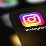 O Instagram pode estar adicionando silenciosamente títulos gerados por IA às suas postagens