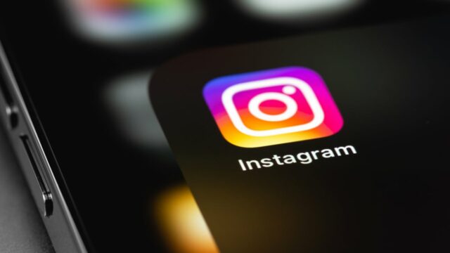 O Instagram pode estar adicionando silenciosamente títulos gerados por IA O Instagram pode estar adicionando silenciosamente títulos gerados por IA às suas postagens