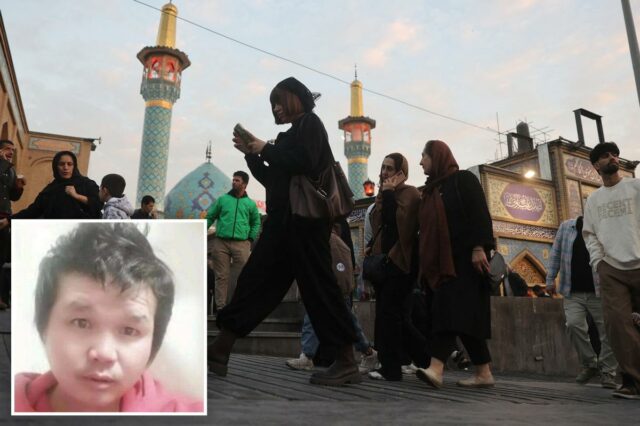 Pessoas caminham no Bazar Tajrish, em Teerã.