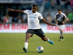 O Man United iniciou negociações para contratar o garoto-prodígio brasileiro que é mais rápido que Marcus Rashford Jason Wilcox, Omar Berrada e Sir Jim Ratcliffe nas arquibancadas.