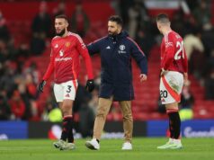 O Man Utd acabará com a maldição do Bournemouth porque Ruben Amorim já fez a maior mudança necessária O técnico do Manchester United, Ruben Amorim, se afasta entre Amad Diallo do Manchester United (L) e Lisandro Martinez do Manchester United após a partida da Premier League entre Manchester United FC e AFC Bournemouth em Old Trafford em 22 de dezembro de 2024