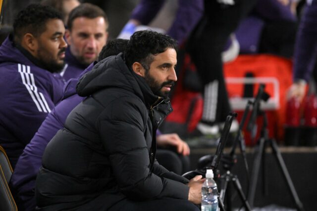Ruben Amorim, técnico do Manchester United, durante a partida da Premier League entre Manchester United e Bournemouth em Old Trafford em 2025 em Manchester, Inglaterra. (Foto de Carl Recine/Getty Images)