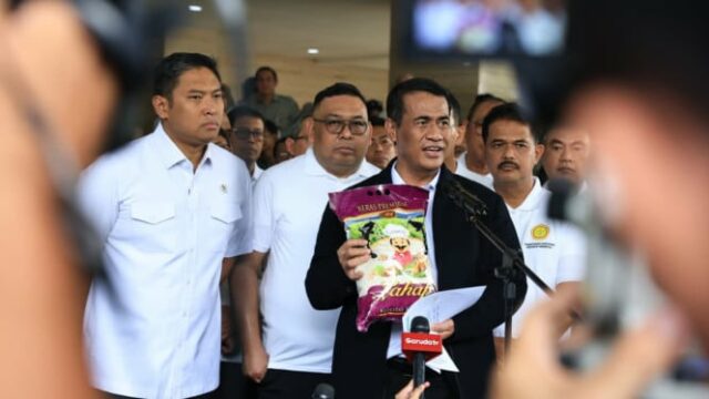 O Ministro da Agricultura Amran enfatizou que a assistência governamental e os cuidados do Ministério da Agricultura são diferentes
