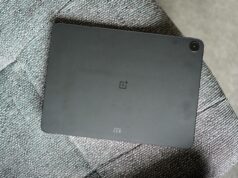 O OnePlus Pad Go 2 está oficialmente aqui A parte traseira do OnePlus Pad Go 2