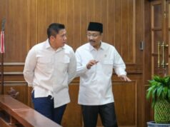 O Secretário de Gabinete Teddy e o Ministro dos Assuntos Sociais discutem BLT para Refugiados de Desastres de Sumatra: Mínimo de IDR 8 milhões/KK O Secretário de Gabinete Teddy e o Ministro dos Assuntos Sociais discutem BLT para Refugiados de Desastres de Sumatra: Mínimo de IDR 8 milhões/KK