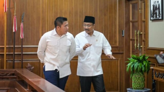 O Secretário de Gabinete Teddy e o Ministro dos Assuntos Sociais discutem BLT para Refugiados de Desastres de Sumatra: Mínimo de IDR 8 milhões/KK
