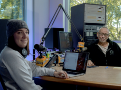 O SoCal Sound ainda está balançando em meio a cortes federais nas rádios públicas O SoCal Sound ainda está balançando em meio a cortes federais nas rádios públicas