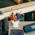 O alto-falante Bluetooth JBL Flip 7 custa menos de US$ 100 pela primeira vez