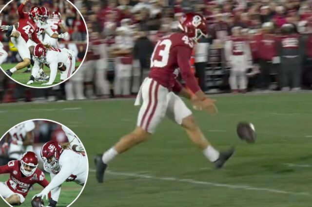 O atacante defensivo do Alabama, Tim Keenan III (96), bloqueia um chute do chutador de Oklahoma Grayson Miller (43) durante um jogo de futebol.