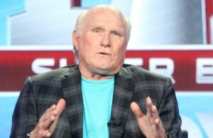 O apresentador do ‘Fox NFL Sunday’ tem uma resposta contundente sobre o futuro de Terry Bradshaw no programa O apresentador do 'Fox NFL Sunday' tem uma resposta contundente sobre o futuro de Terry Bradshaw no programa