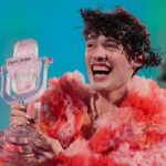 O campeão da Eurovisão de 2024 devolve o troféu do vencedor para protestar contra a inclusão de Israel