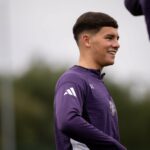 Shea Lacey durante sessão de treinamento do Manchester United.