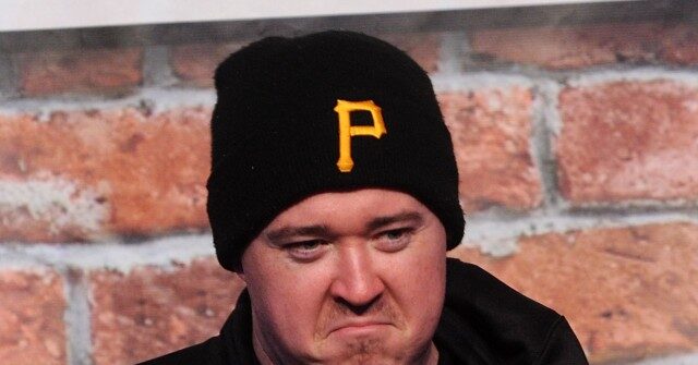 O comediante Shane Gillis critica o DHS por fazer vídeos O comediante Shane Gillis critica o DHS por fazer vídeos bobos do ICE: 'Isso é terrível'