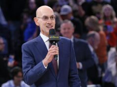 O comissário da NBA, Adam Silver, anuncia decisão de expansão da Liga Surpresa O comissário da NBA, Adam Silver, anuncia decisão de expansão da Liga Surpresa