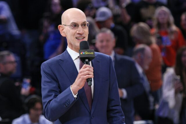 O comissário da NBA, Adam Silver, anuncia decisão de expansão O comissário da NBA, Adam Silver, anuncia decisão de expansão da Liga Surpresa