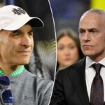 O comissário do Big 12, Brett Yormark, entrando em campo.