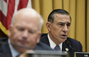 O deputado republicano Darrell Issa permanecerá na Califórnia depois de flertar com a candidatura da Câmara dos EUA no Texas Yahoo news home