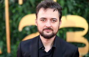 O diretor de ‘Yomeddine’, Abu Bakr Shawky, sobre a mineração da história de sua família para ‘The Stories’ e seus paralelos com o Zamalek SC Soccer Club do Egito O diretor de 'Yomeddine', Abu Bakr Shawky, sobre a mineração da história de sua família para 'The Stories' e seus paralelos com o Zamalek SC Soccer Club do Egito