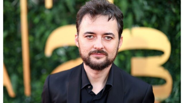 O diretor de 'Yomeddine', Abu Bakr Shawky, sobre a mineração da história de sua família para 'The Stories' e seus paralelos com o Zamalek SC Soccer Club do Egito
