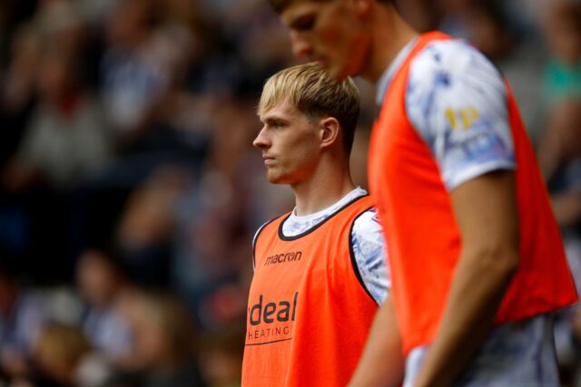 O emprestado do Man Utd retornou a Carrington após outro Toby Collyer chutando contra o Birmingham City.