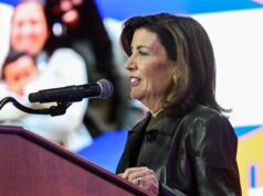 O estado de Nova York agora exigirá rótulos de advertência em plataformas de mídia social O estado de Nova York agora exigirá rótulos de advertência em plataformas de mídia social