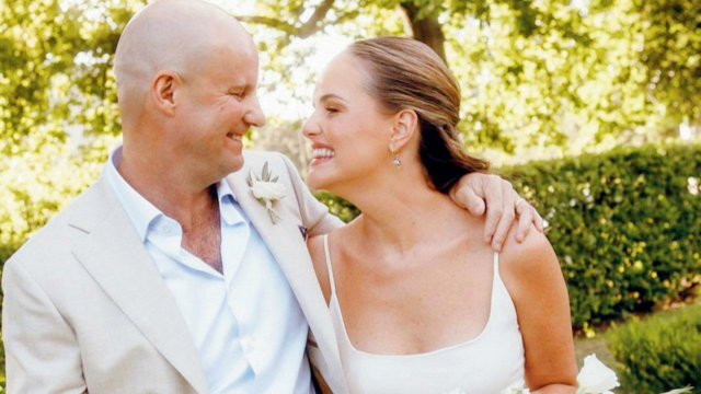 O ex-jogador de críquete inglês Andrew Strauss se casa pela segunda vez
