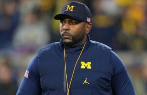 O ex-técnico do Michigan, Sherrone Moore, estava ‘agindo de forma estranha’ antes de ser demitido GettyImages-2049065633 Marshawn Kneeland, fevereiro de 2024