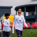 Noah Ajayi lidera o Man Utd sub-18