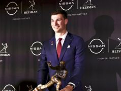 O finalista do Heisman, Fernando Mendoza, reage à entrevista viral: ‘Demais?’ GettyImages-2251778404 Fernando Mendoza, finalista do Troféu Heisman, reage à entrevista viral pós-jogo Jeremiyah Love Diego Pavia, Julian Sayin