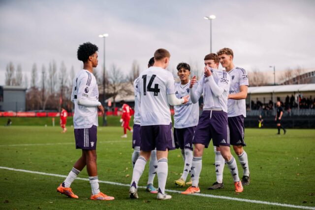 O garoto-prodígio do Man Utd marcou a cada 54 minutos Ruben Amorim com traje do Manchester United durante derrota para o Everton.