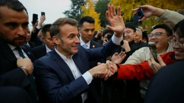 O gesto espontâneo de Macron para estudantes chineses desencadeia novas tensões sino-francesas
