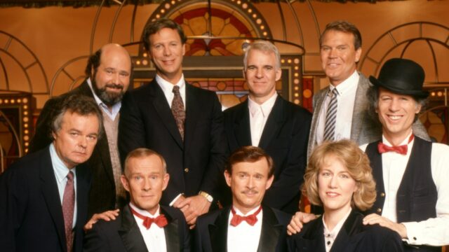 O início da carreira de Rob Reiner na comédia estendeu-se O início da carreira de Rob Reiner na comédia estendeu-se do improviso de São Francisco ao 'The Smothers Brothers Comedy Hour' e ao universo de programas de Norman Lear