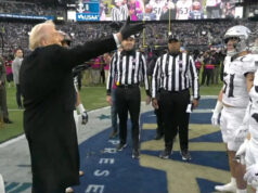 O lançamento de moeda sem flip de Trump no jogo Exército-Marinha surpreende a Internet: ‘Parecia um alienígena espacial totalmente desconhecido com o conceito’ O lançamento de moeda sem flip de Trump no jogo Exército-Marinha surpreende a Internet: 'Parecia um alienígena espacial totalmente desconhecido com o conceito'