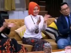 O momento em que Aura Kasih estava no mesmo quadro que Ridwan Kamil e Atalia em um programa de TV estava no centro das atenções O momento em que Aura Kasih estava no mesmo quadro que Ridwan Kamil e Atalia em um programa de TV estava no centro das atenções