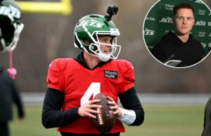 O não elaborado Brady Cook sabe exatamente o que está em jogo no primeiro início da NFL O quarterback dos Jets, Brady Cook (4), fala à mídia após o treino em Florham Park, NJ.