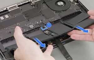 O novo processo de reparo da Apple permite substituições apenas da bateria no MacBook Pro M5 de 14 polegadas O novo processo de reparo da Apple permite substituições apenas da bateria no MacBook Pro M5 de 14 polegadas