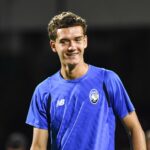 Sergej Levak perseguindo a bola